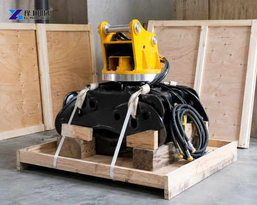 Closed Timber Grapple Strapped To Wooden Blocking On A Crate Base