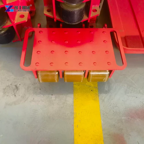 Manual machinery moving roller with upper support plate